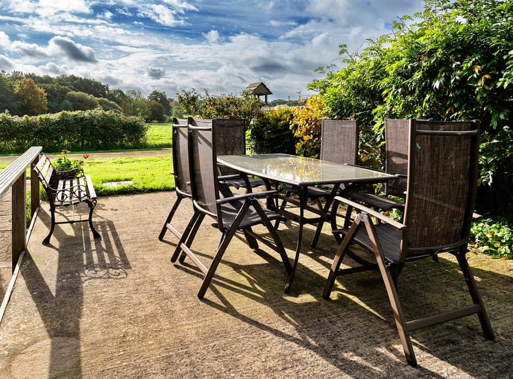 Outdoor eating area at The Shepherds’s Barn in Taunton and The Quantocks, Somerset