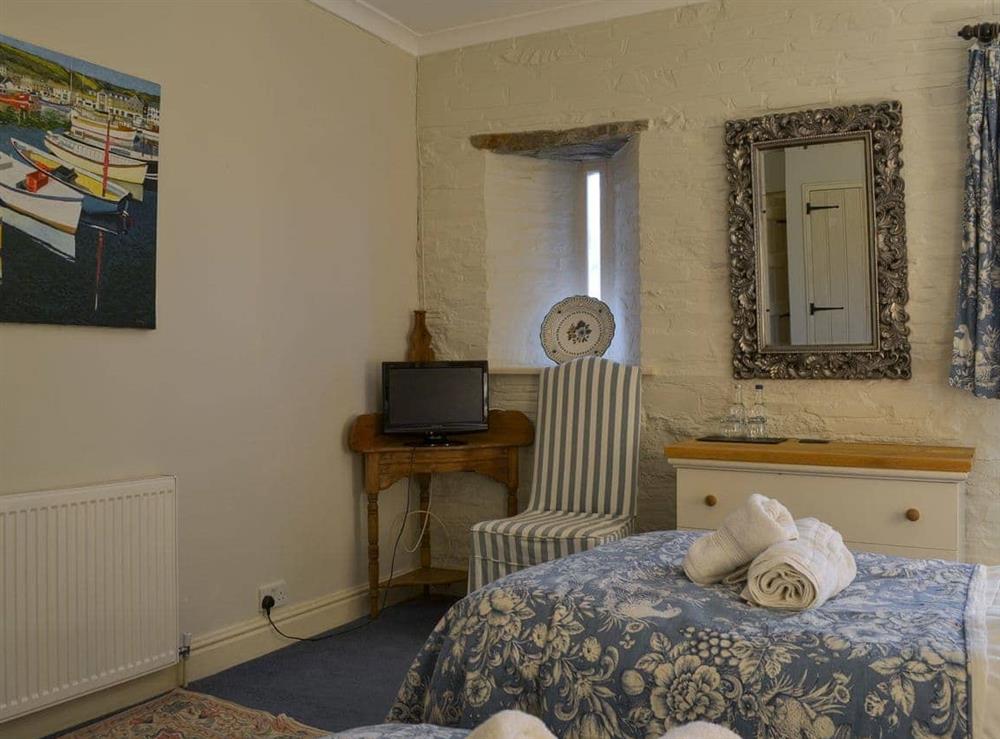 Twin bedroom (photo 3) at The Shooting Lodge in Colquite, Washaway, North Cornwall., Great Britain