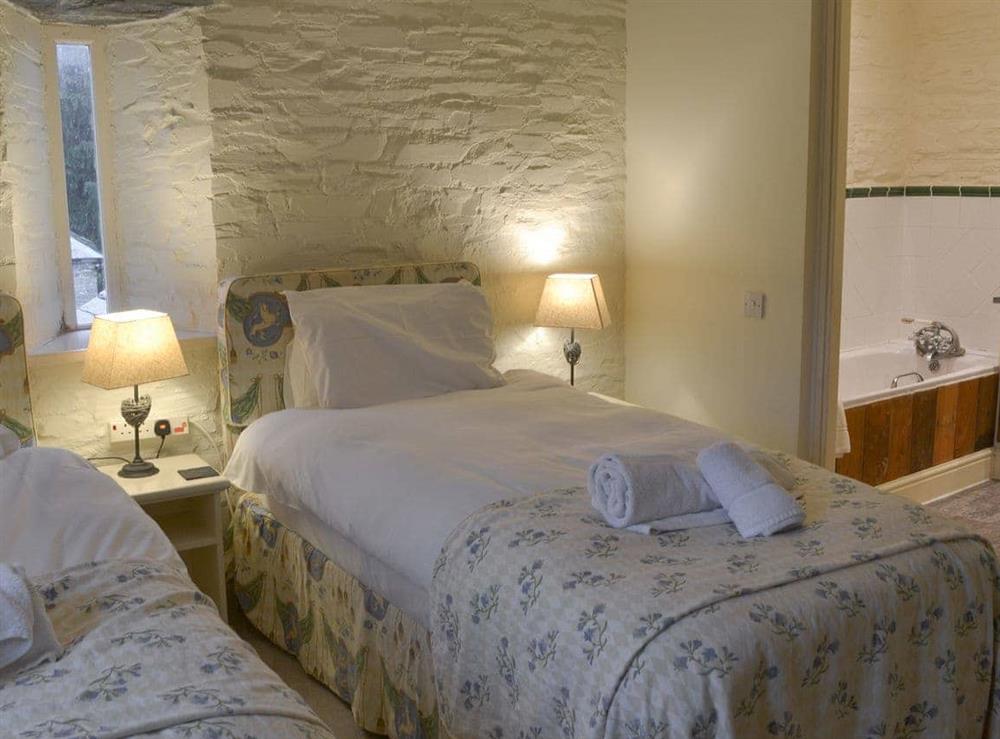 Twin bedroom with en-suite (photo 3) at The Shooting Lodge in Colquite, Washaway, North Cornwall., Great Britain