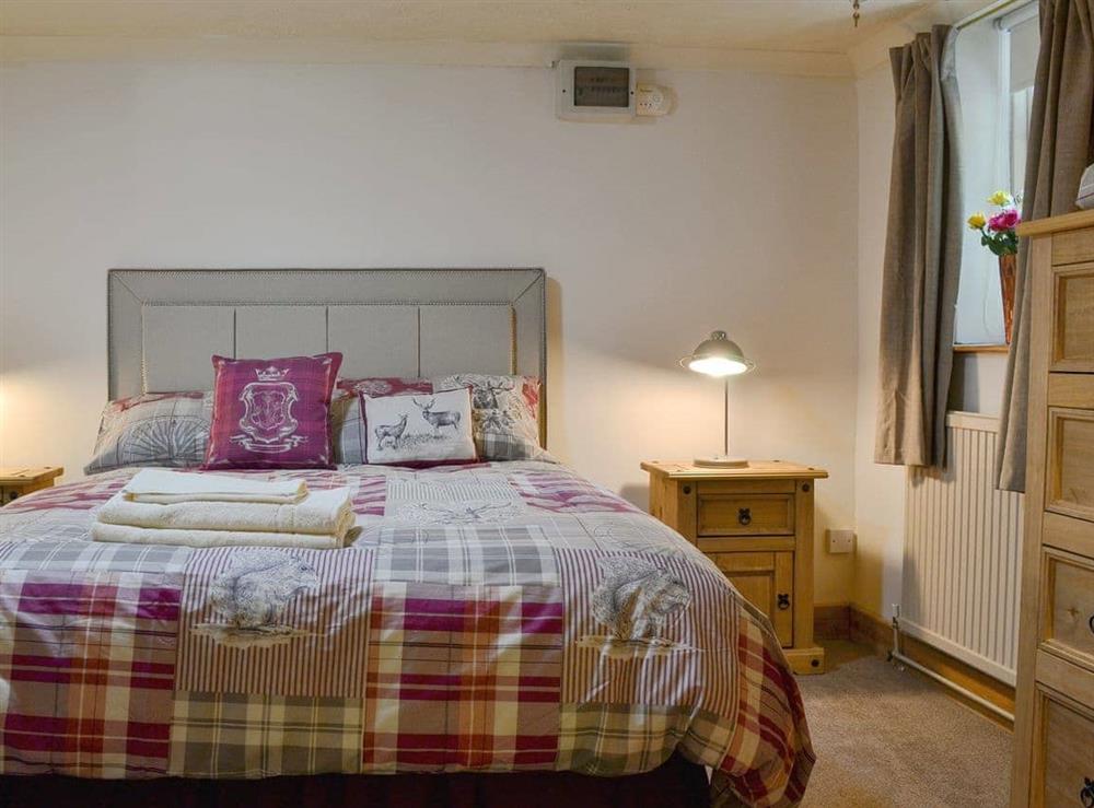 Large comfortable double bedroom at The Sidings in Whitecroft, Forest of Dean, Gloucestershire