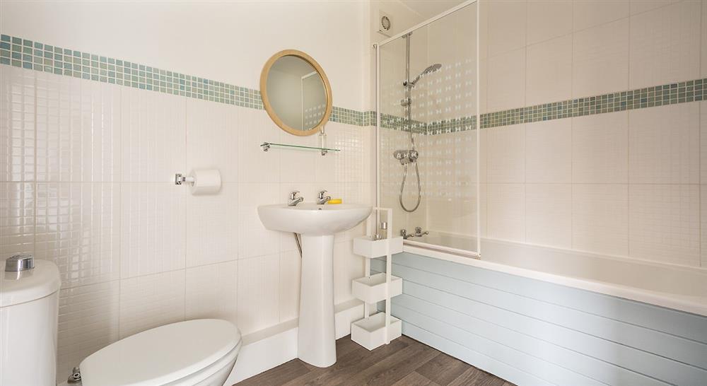 The bathroom at The Slipway in Croyde, North Devon