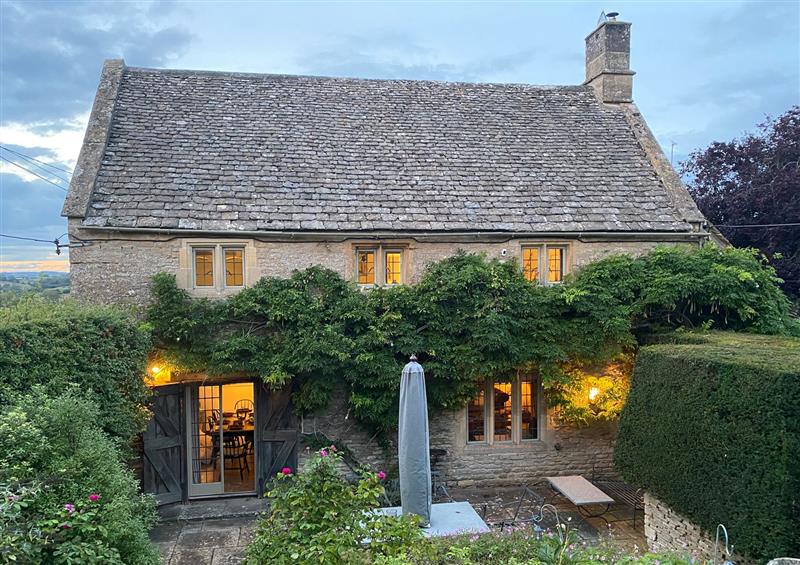The setting at The Small House, Near Bourton-On-The-Water
