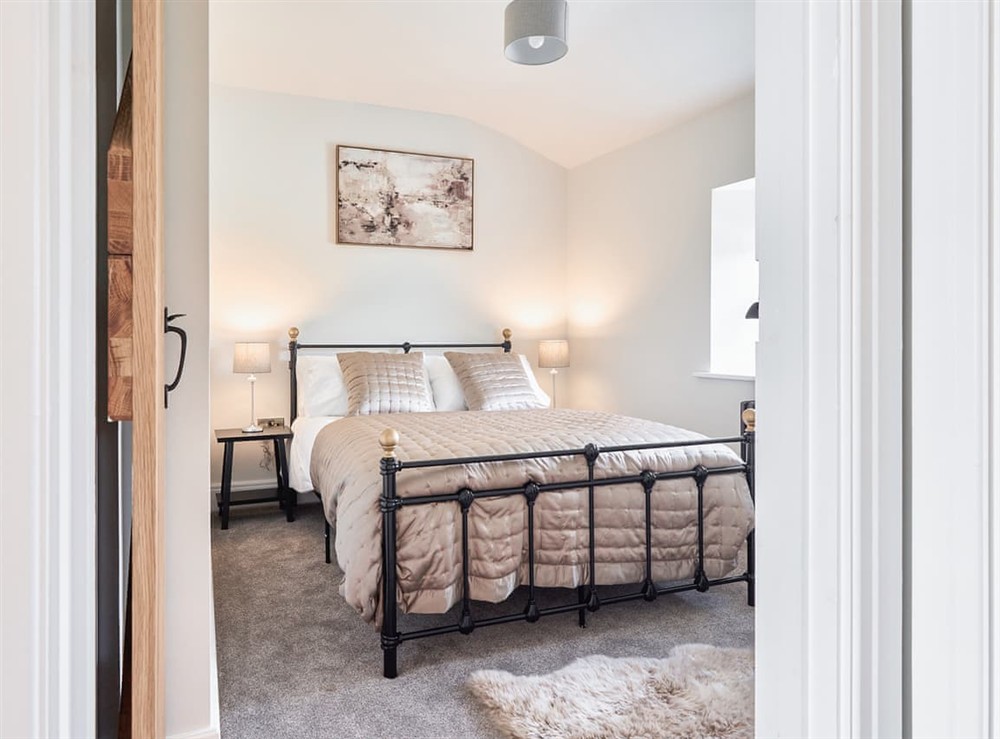 Double bedroom (photo 3) at The Smithy in Dacre Banks, near Pateley Bridge, North Yorkshire