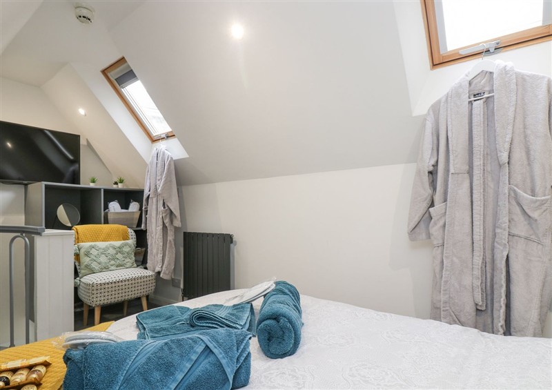 A bedroom in The Snug at The Snug, Camborne