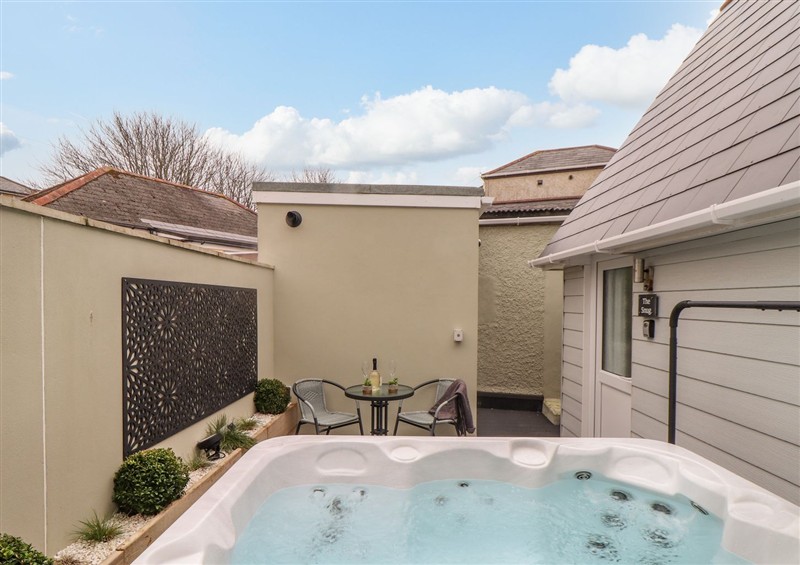 Enjoy the hot tub at The Snug, Camborne