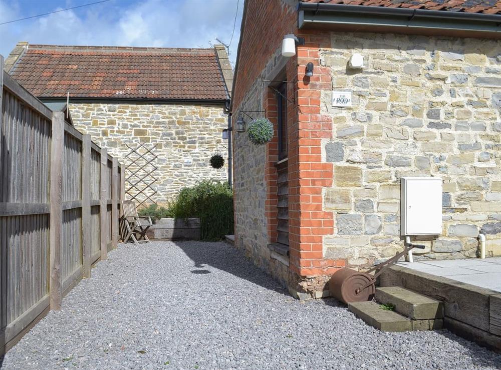 Lovely traditional holiday cottage se in the Somerset Levels at The Snug in Moorlinch, near Bridgwater, Somerset