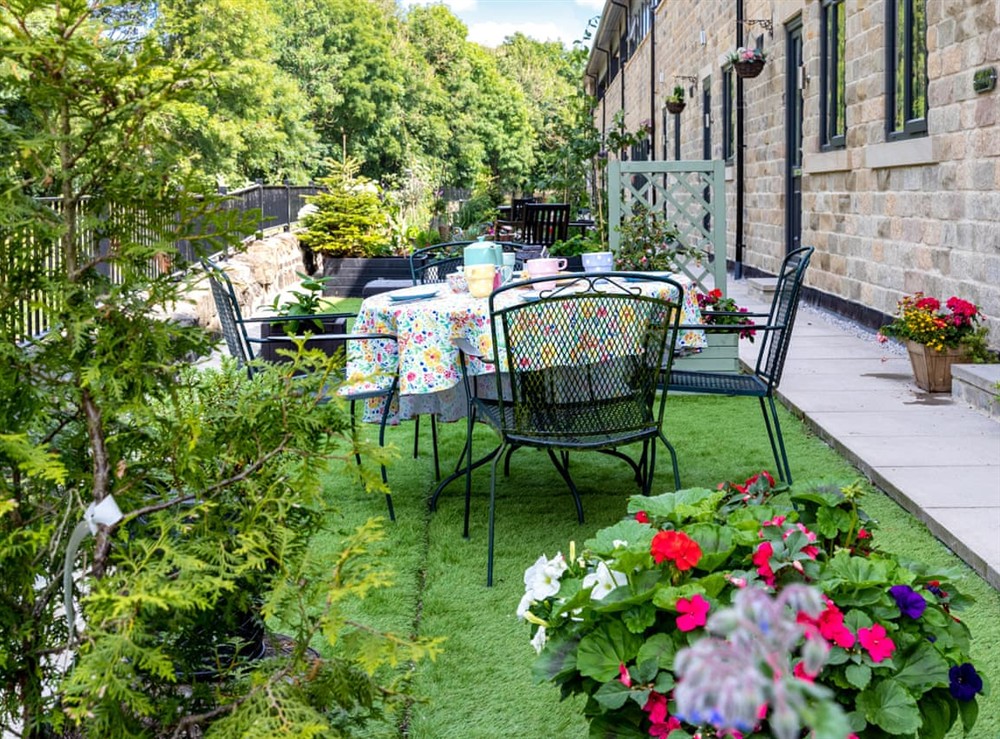 Sitting-out-area at The Stable Loft in Skipton, North Yorkshire