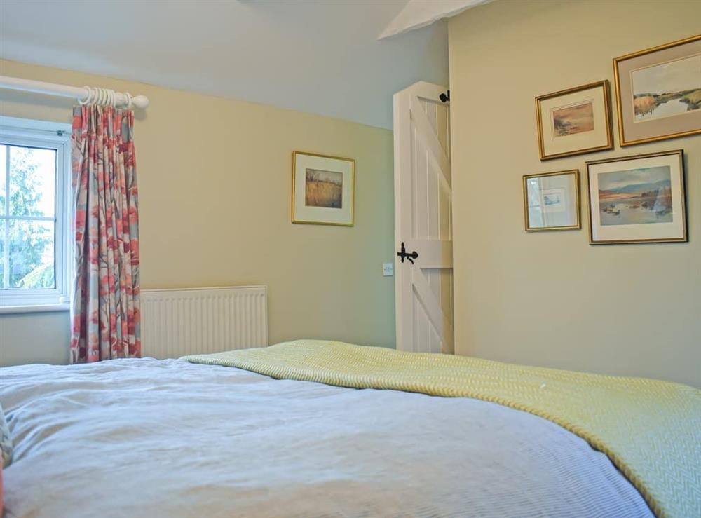 Double bedroom (photo 2) at The Stables in Edenbridge, Kent