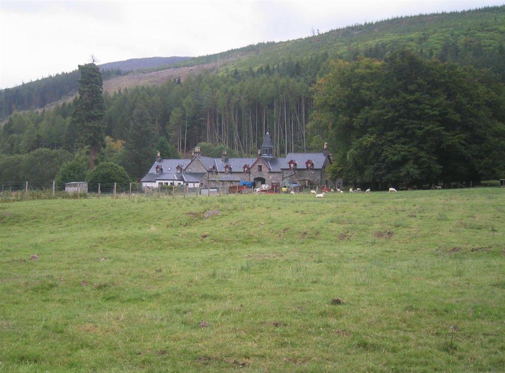 View of Braemore Square Country House and location