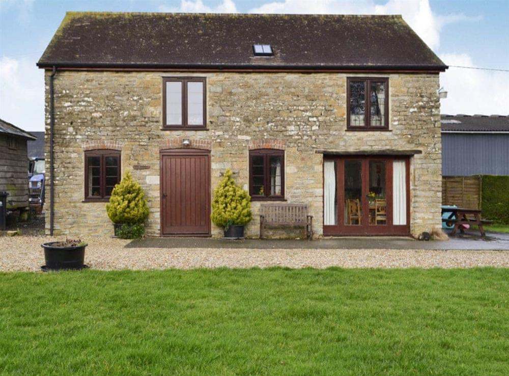 Characterful, bright holiday home at The Stables in Glanvilles Wootton, Sherborne., Dorset