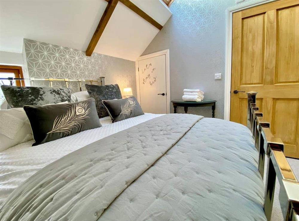 Double bedroom (photo 5) at The Stables in Nibley, near Yate, Avon