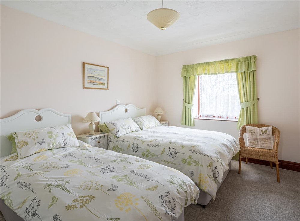 Twin bedroom