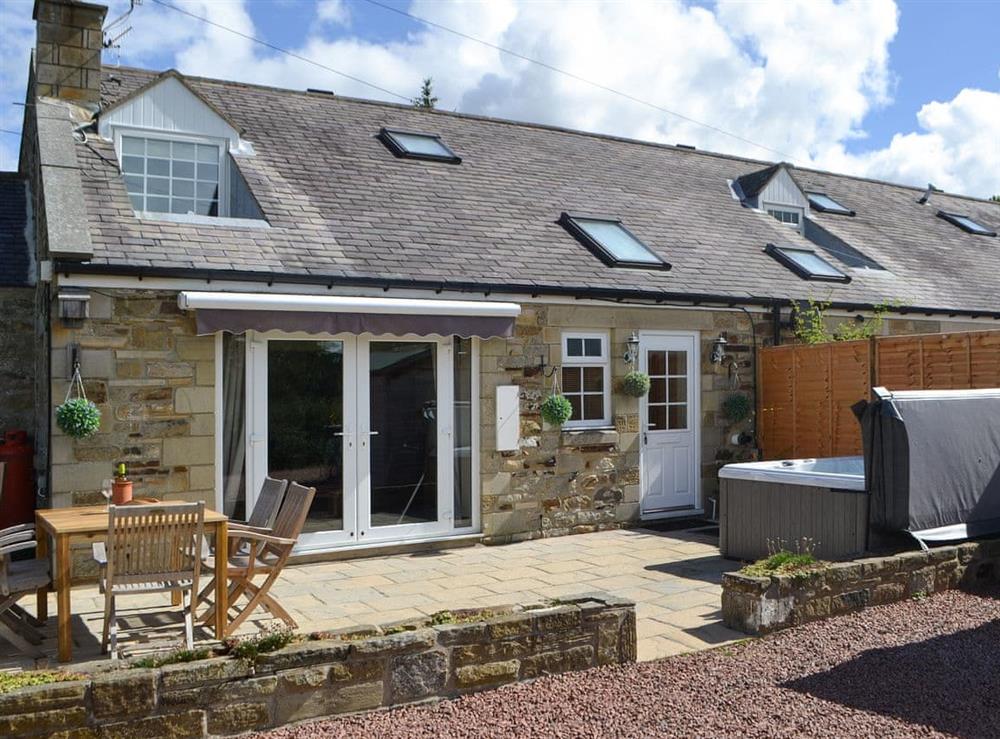 Cosy cottage with private hot tub at The Stables in West Woodburn, near Bellingham, Northumberland