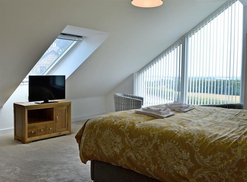 Generous sized�double bedroom with en-suite (photo 2) at The Steading in Near Montrose, Angus