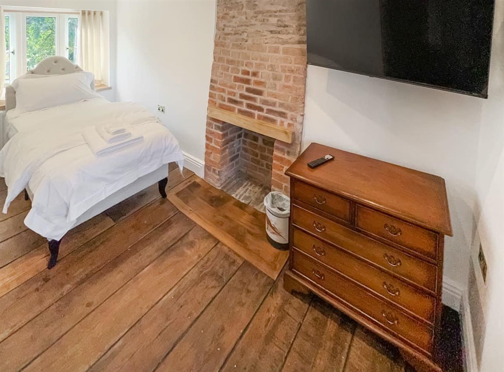 Single bedroom at The Steppes in Peterchurch, near Hereford, Herefordshire