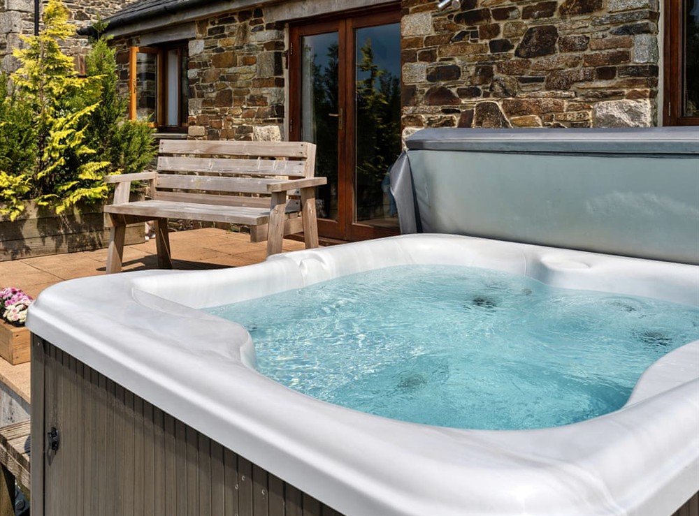 Hot tub at The Studio Cottage in Liskeard, Cornwall