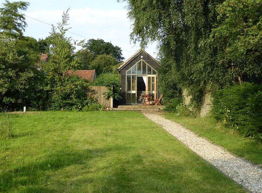 Lovely holiday cottage at The Studio in Hoe, near Dereham, Norfolk