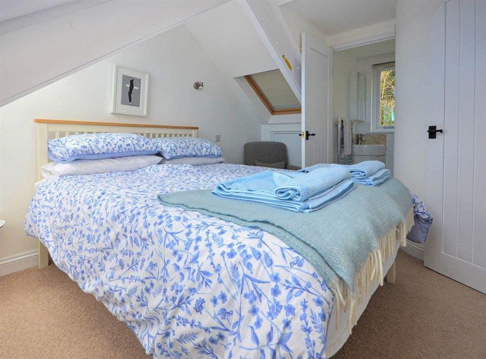 Top floor bedroom with en-suite at The Studio in St Mawes, Cornwall