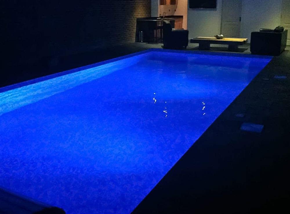 There is a swimming pool at The Swimming Pool Retreat in Fontwell, West Sussex