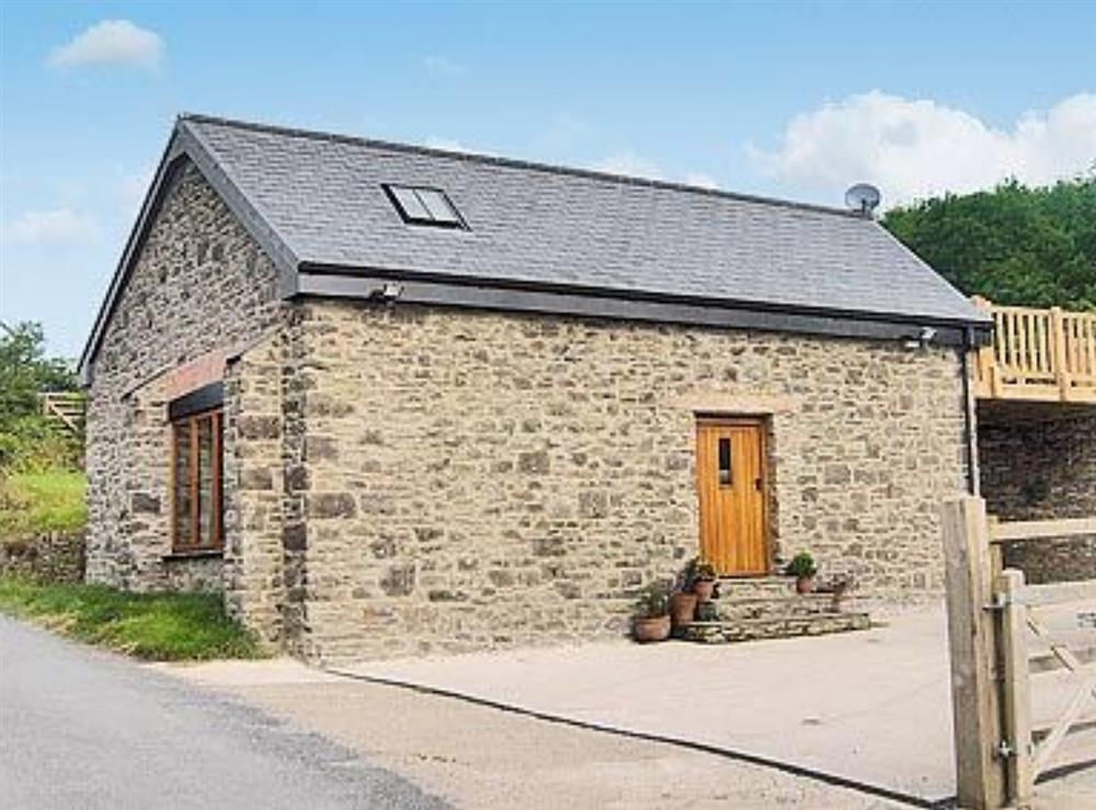 The Threshing Barn in East Buckland, near Barnstaple, Devon sleeps 4