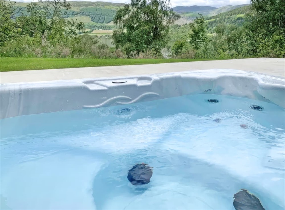 Hot tub at The Tractor Shed in Acharn, Perthshire