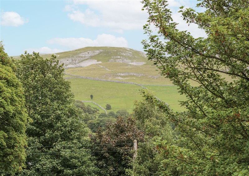 The setting of The Treetop (photo 3) at The Treetop, Giggleswick near Settle