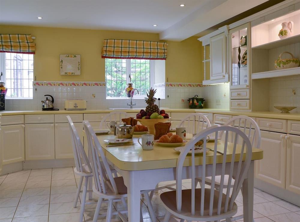 Kitchen with dining area at The Wain House in Weston Rhyn, near Oswestry, Shropshire