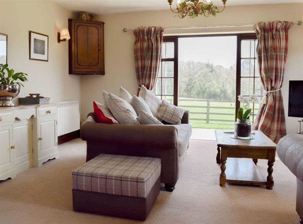 Living room (photo 4) at The Warren in Moreton Paddox, Warwickshire