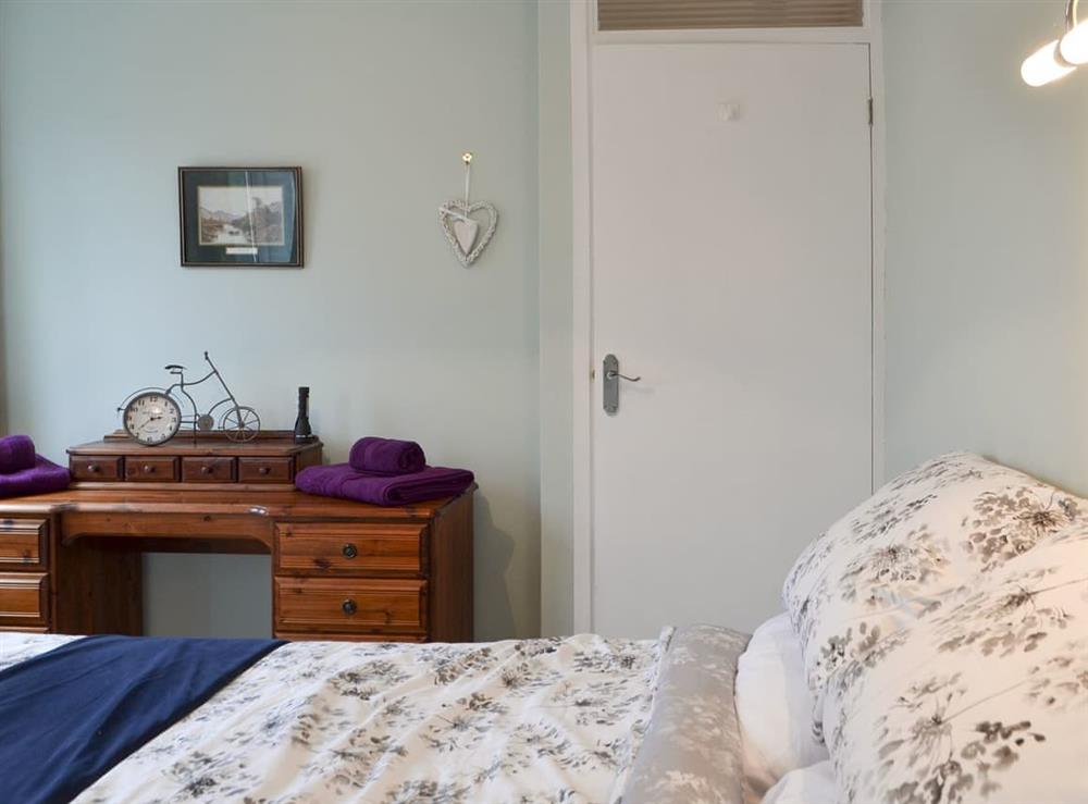 Relaxing en-suite double bedroom at The Warren in Whitstable, Kent