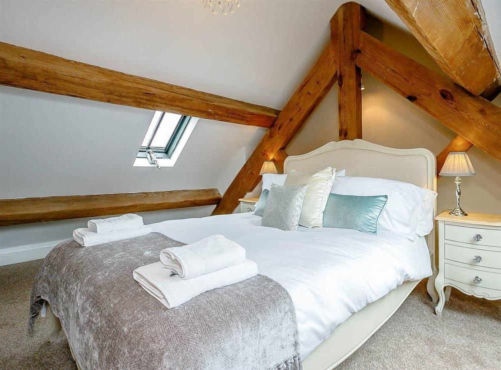 Luxurious double bedroom with en-suite bathroom (photo 2) at The Water Mill in Bradbourne, near Ashbourne, Derbyshire