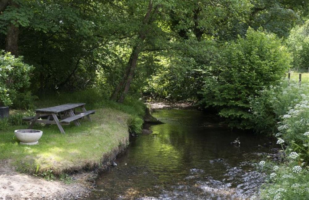 Rustle up a family feast over the flickering firepit and embrace alfresco dining