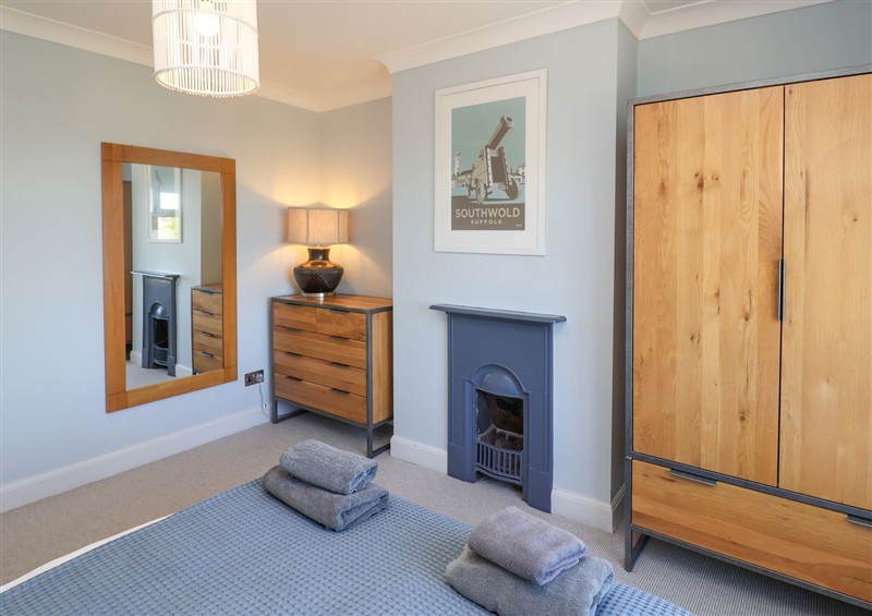 A bedroom in The Waverley (photo 4) at The Waverley, Southwold