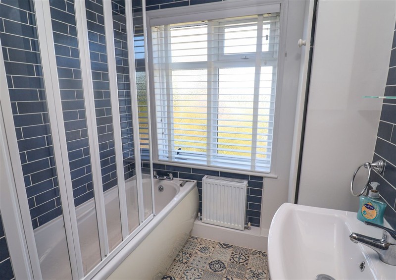 The bathroom (photo 3) at The Waverley, Southwold