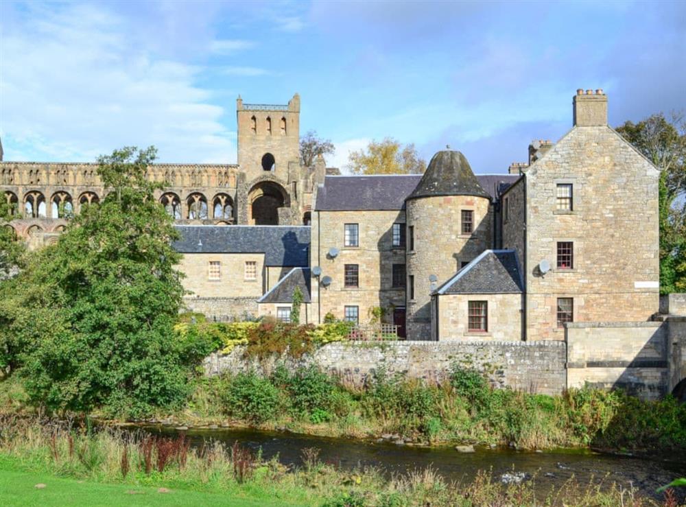 The Wee Thistle in Jedburgh, The Scottish Borders, Roxburghshire sleeps 2