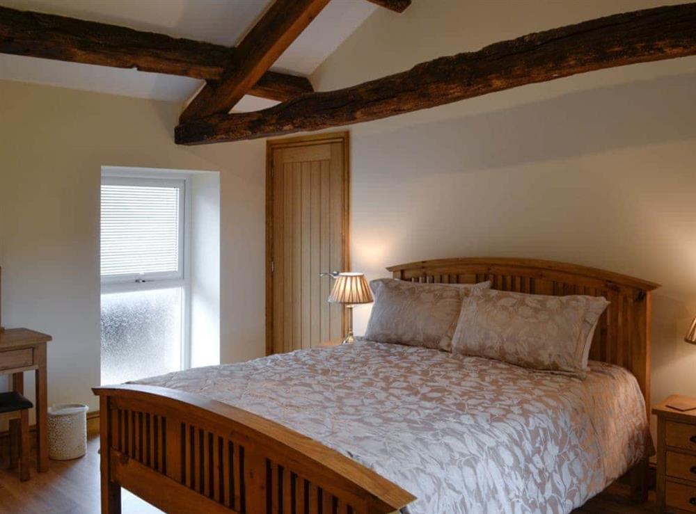 Double bedroom with en-suite at The Wheat Shed in Calthwaite, near Penrith, Cumbria