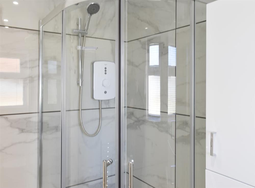 Shower room (photo 3) at The Wheatsheaf in Winterton-on-Sea, Norfolk