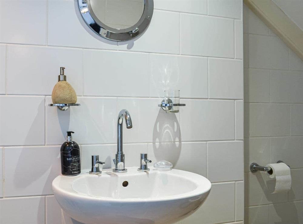 Shower room at The Wheelhouse in Fowey, Cornwall