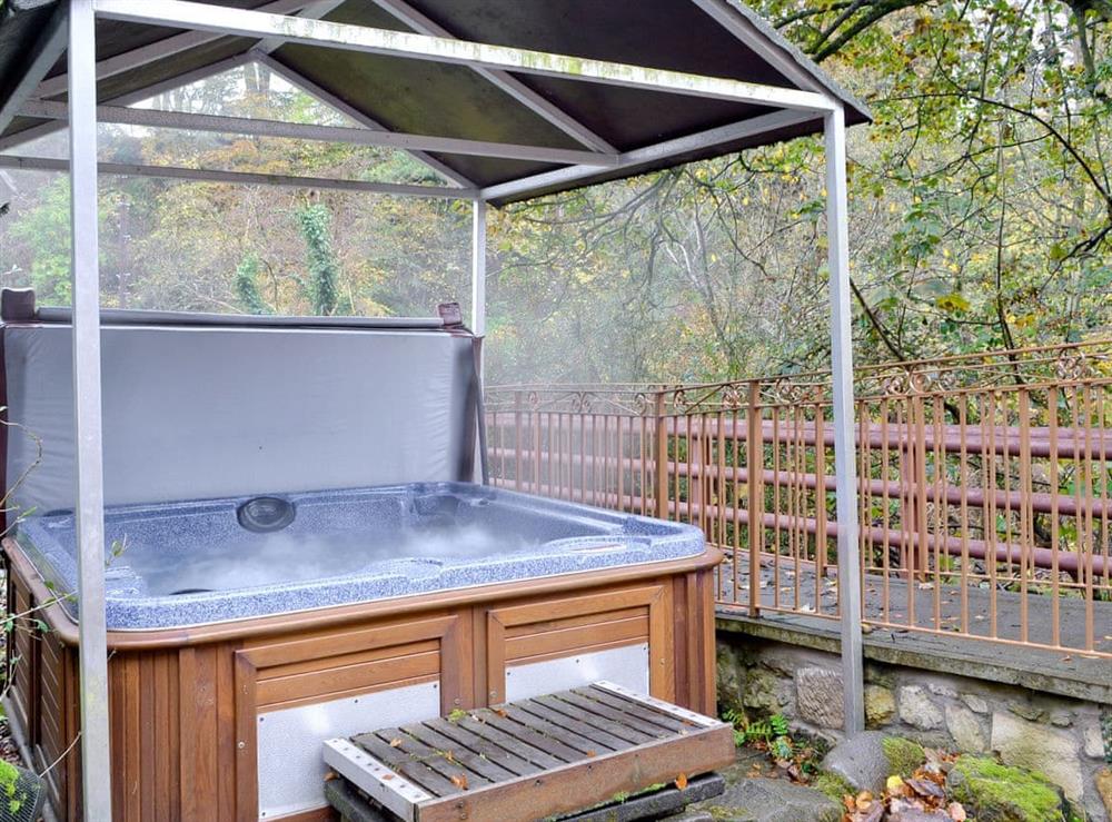 Hot tub at The Wheelhouse in Linlithgow, West Lothian