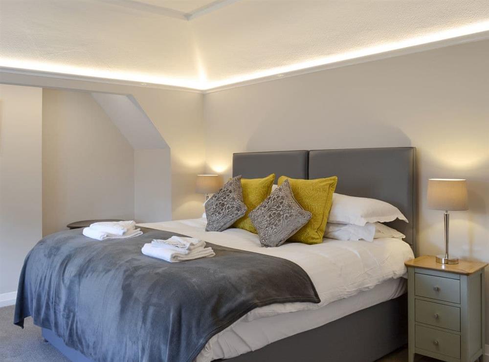 Relaxing en-suite master bedroom at The Whins in Ganton, near Filey, North Yorkshire