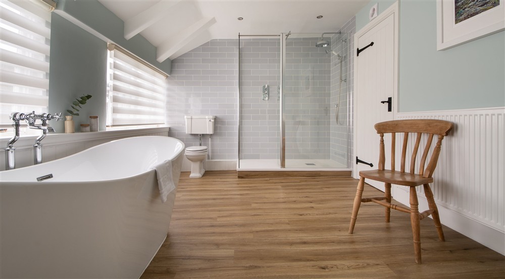 The ensuite bathroom at The White Cottage in Port Isaac, Cornwall