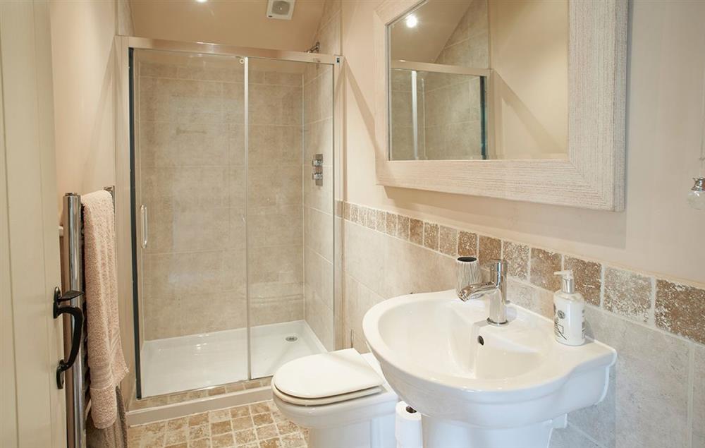 En-suite at The White House, Little Weighton