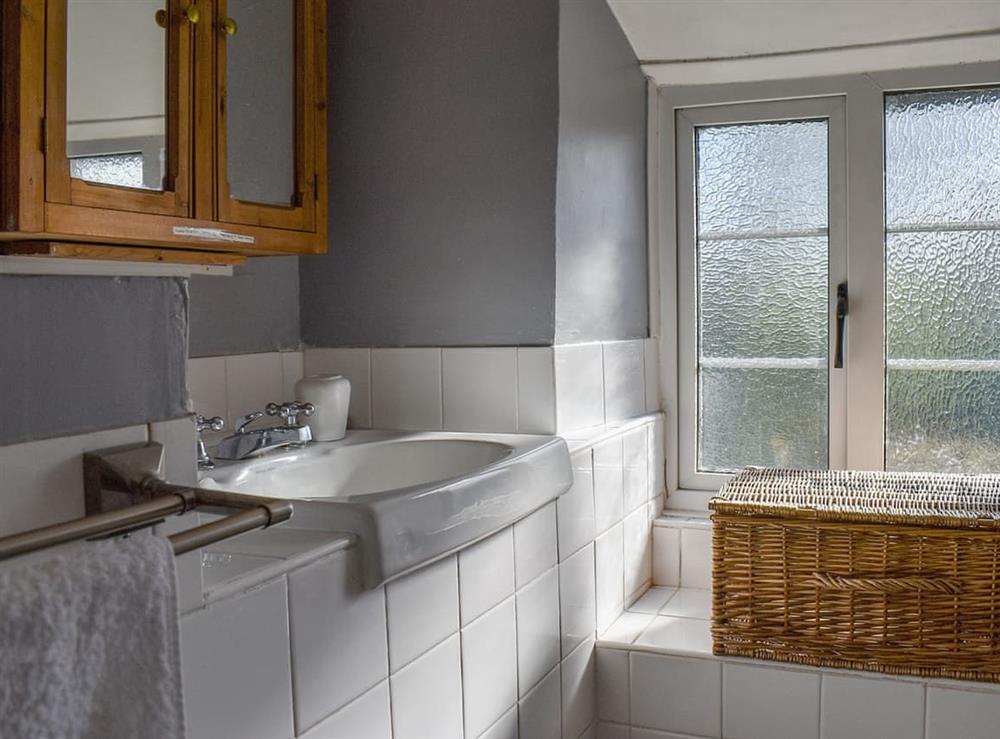 Bathroom (photo 2) at The Wing Swifts in Milverton, Somerset
