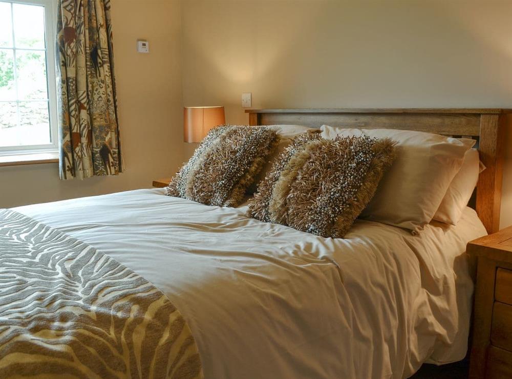 Comfortable double bedroom at Tryfan, 