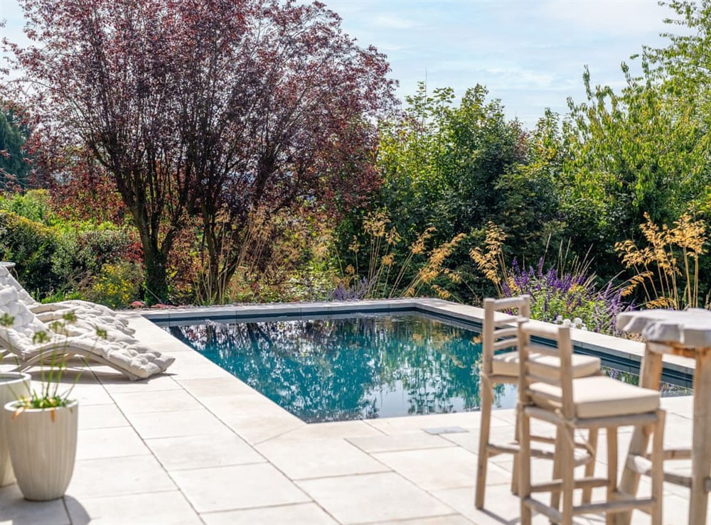 Thistle Cottage, Stroud at Thistle Cottage in Stroud, Gloucestershire