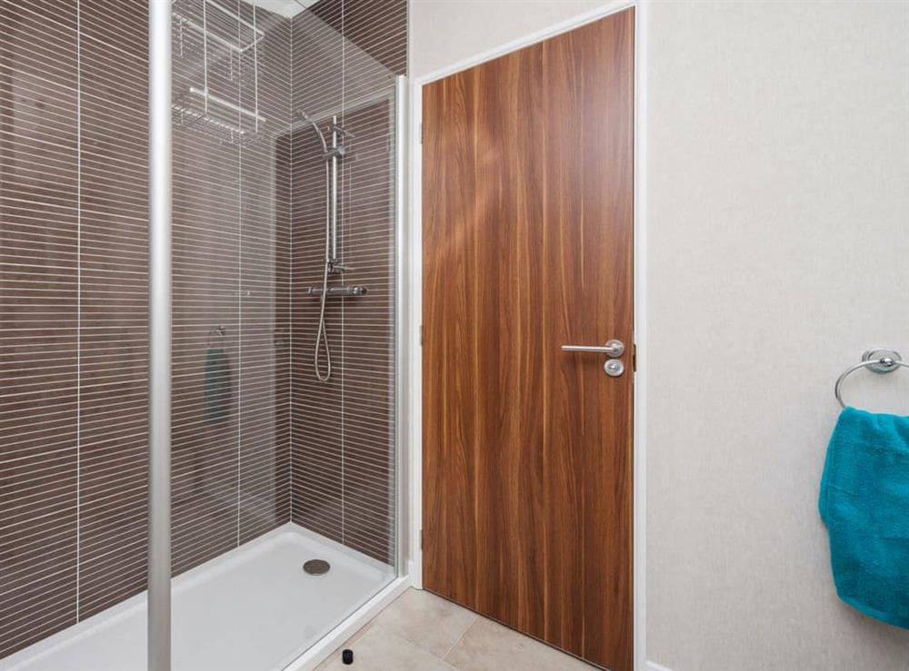 Spacious shower room at Thistle Lodge in Nether Coul, near Auchterarder, Perthshire