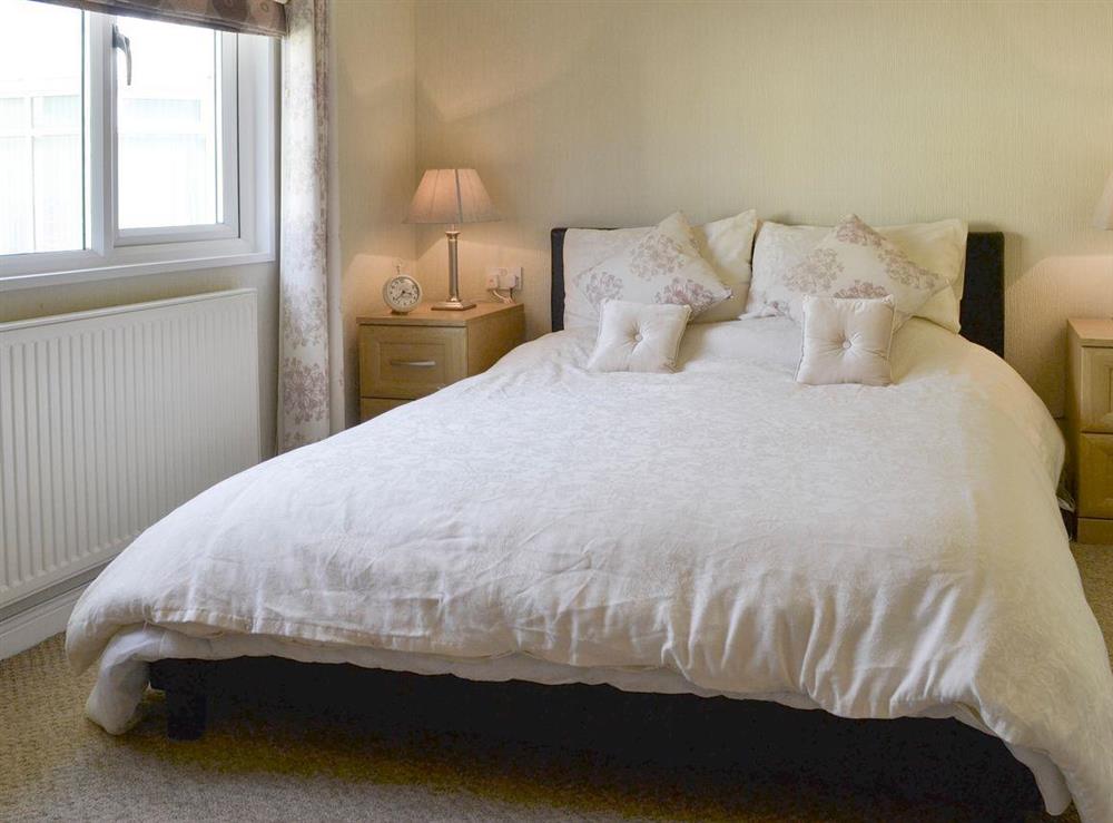 Comfortable double bedroom at Willow, 