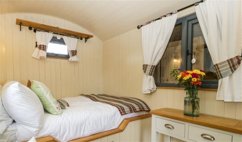 A bedroom in Thornhills Lodge at Thornhills Lodge, Othery near Middlezoy