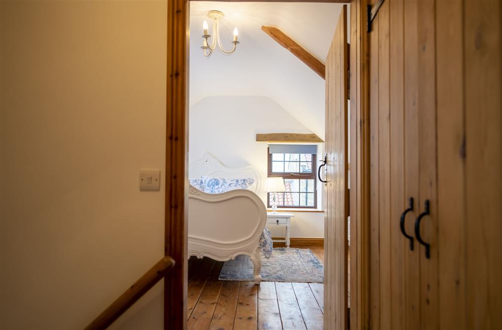 Threpftnybit Cottage, Yorkshire: Landing leading to bedroom two on the first floor at Threp’nybit Cottage, Pockley, North Yorkshire