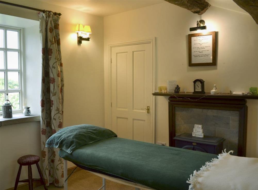 Spa treatment available in guest house at Thurst House Farm Studio in Ripponden, near Sowerby Bridge, Yorkshire, West Yorkshire