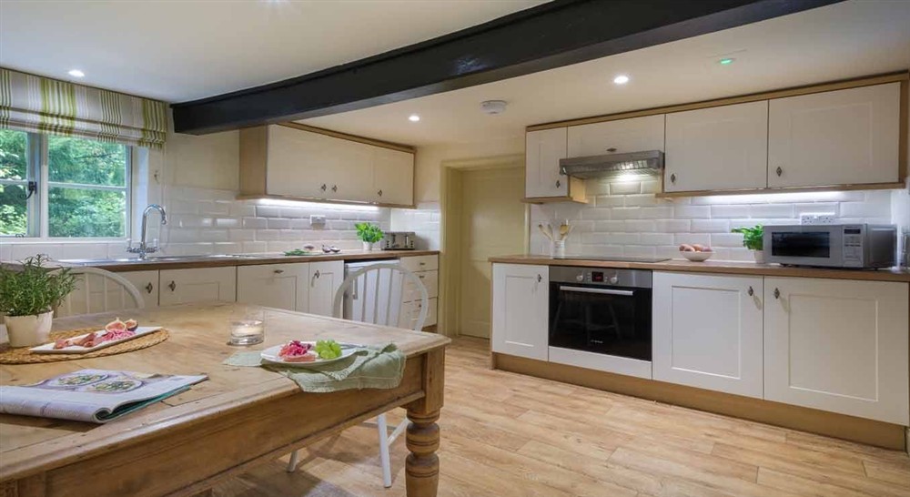 Kitchen and dining area at Ticknall Lodge in Derby, Derbyshire